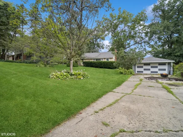 21334 W Pepper Dr, Lake Zurich, IL 60047