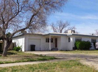 1403 Julian St, Carlsbad, NM 88220