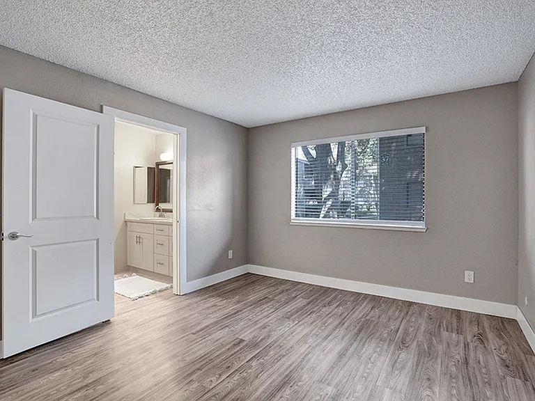 57 Cadillac Dr #10 — Photo 7