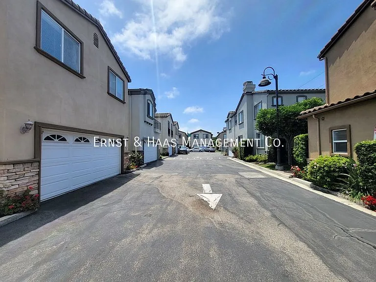 15616 Firmona Ave — Photo 37
