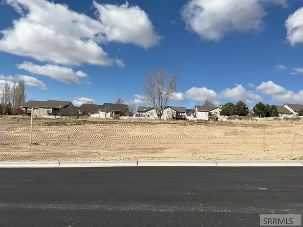 21 Falcon Ridge Dr, Pocatello, ID 83201