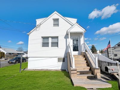 93 Buena Vista Boulevard, Lindenhurst, NY, 11757