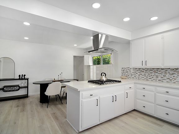 3rd image of 17344 Hartland St #2