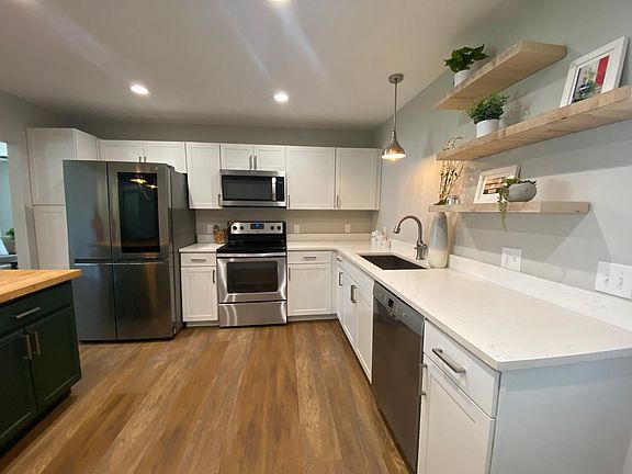 3rd image of 2029 Lyndon Ave