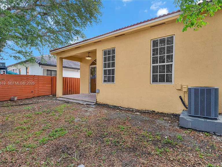 15339 SW 32nd Ter — Photo 35