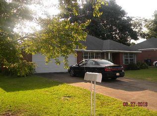 141 Mossydale Ln, Albany, GA 31721