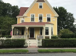 17 Waban St, Wellesley, MA 02482