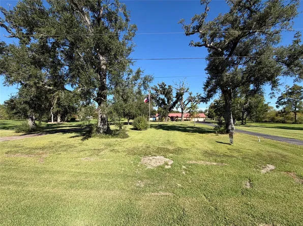 1231 County Road 201a, Angleton, TX 77515