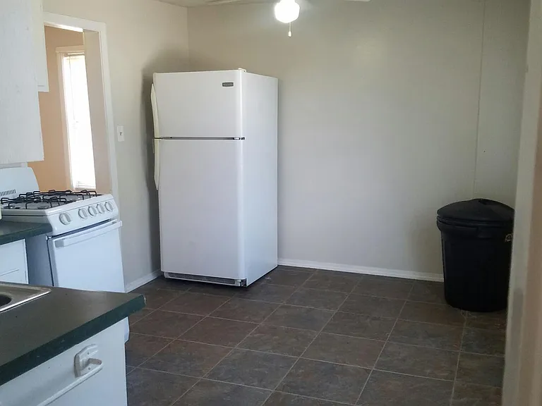 614 3rd St #3 — Photo 5