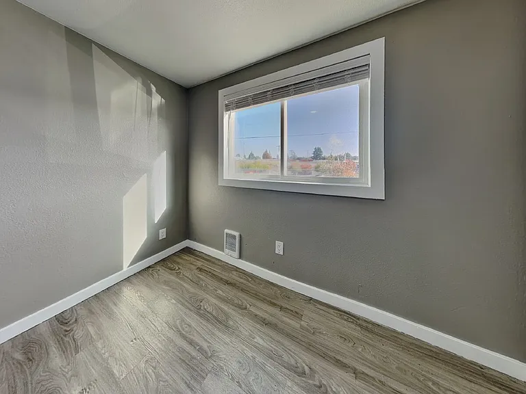 1105 S Woodlawn St #1 — Photo 16