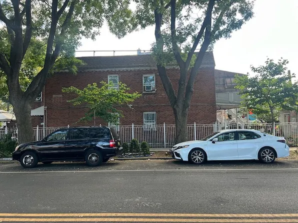 25-02 73rd St, East Elmhurst, NY 11370