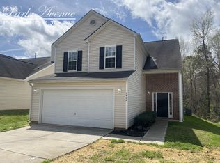 2426 Sunset Oaks Dr, Charlotte, NC 28216