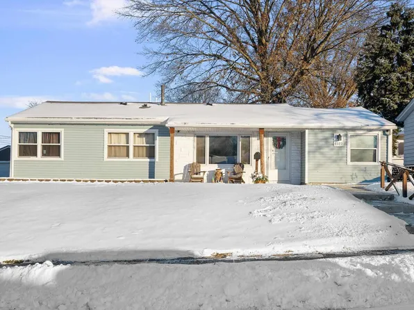 2327 Washington Ln, Davenport, IA 52804