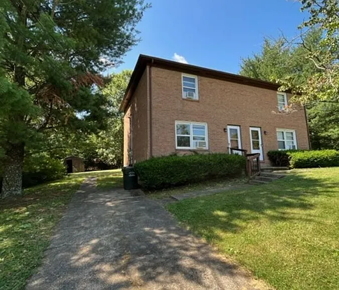 314 Walters Ln #B — Photo 2