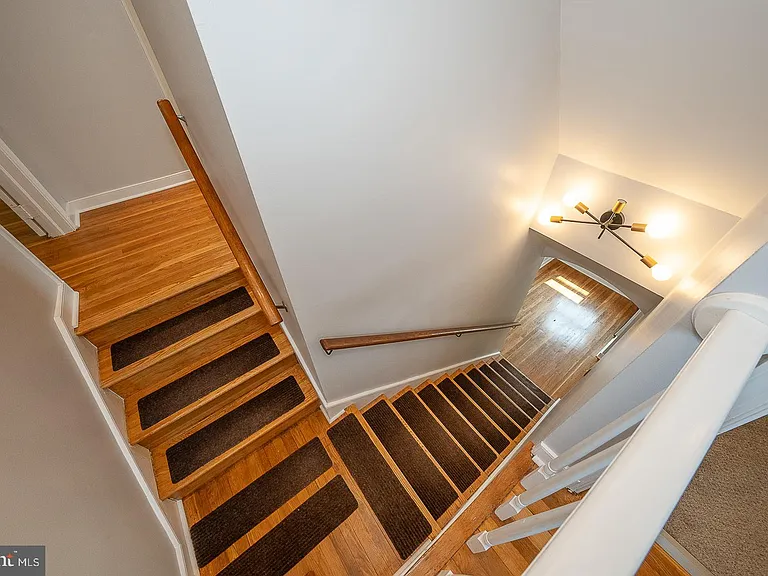353 S Old Middletown Rd — Photo 19