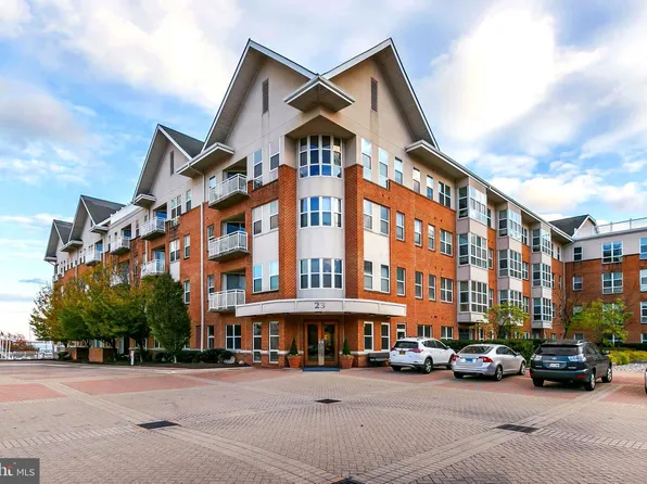 23 Pierside Dr Unit 227, Baltimore, MD 21230