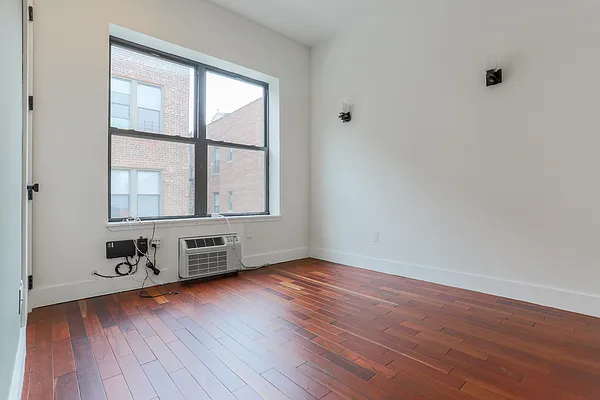 Rented by ERNY LLC | media 12