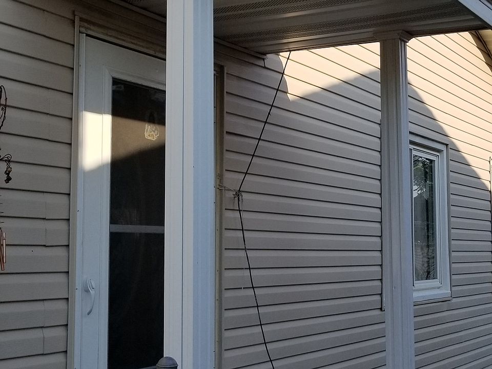 1st image of 161 Golden Dr