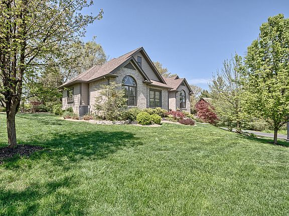 2nd image of 13 Goshen Woods Est