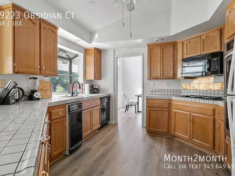 29223 Obsidian Ct — Photo 14