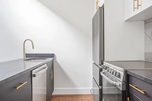 Rented by Reavis | media 10