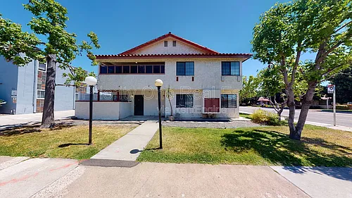 401 4th Ave #B Photo 1