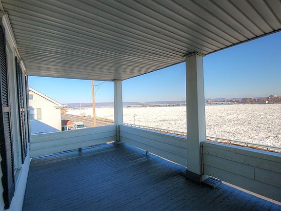 front balcony