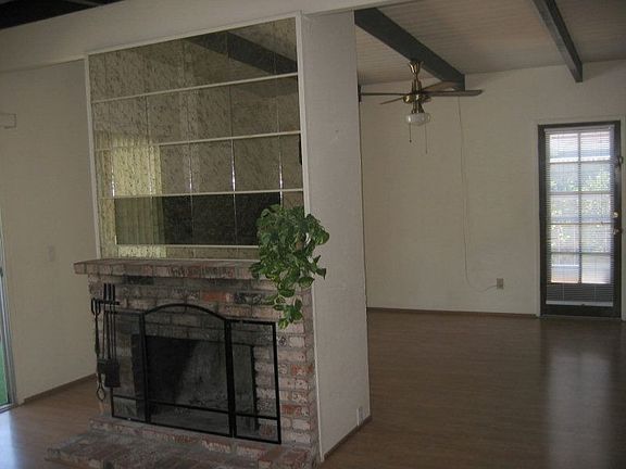 2nd image of 1039 Santa Fe Ave