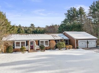 69 Farquhar Rd, Sturbridge, MA 01566
