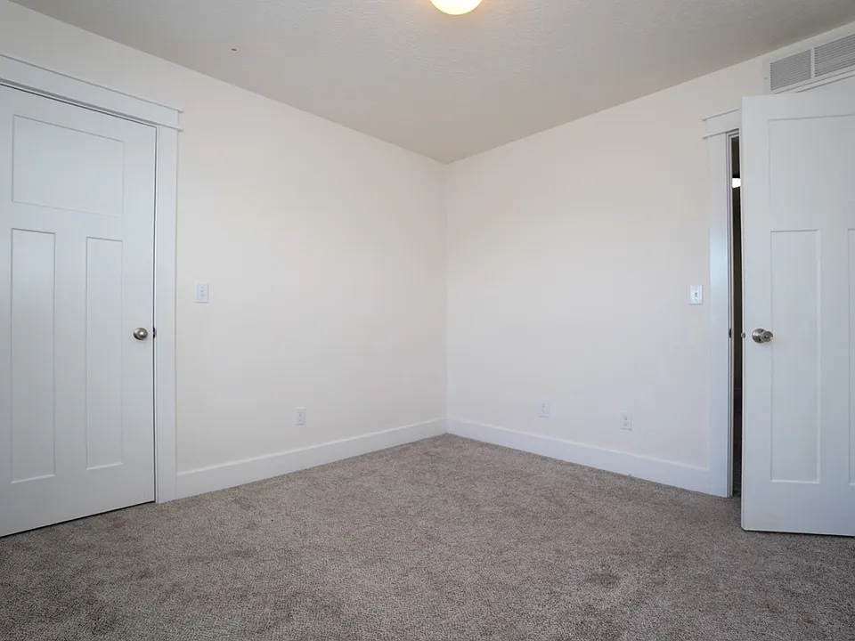 1655 N Azurite Pl
