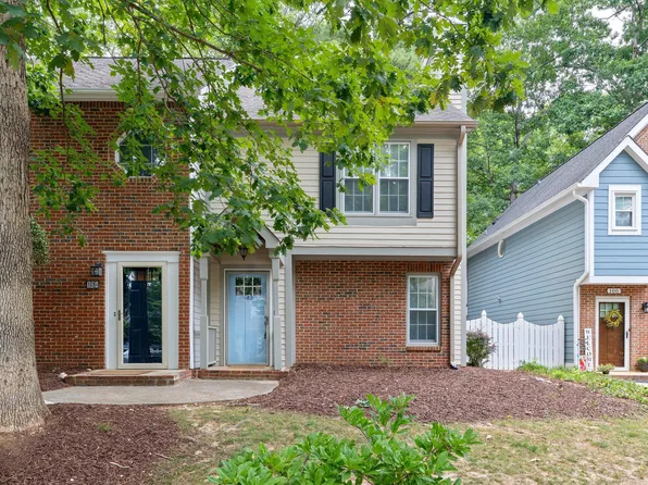 102 Westview Cove Ln, Cary, NC 27513
