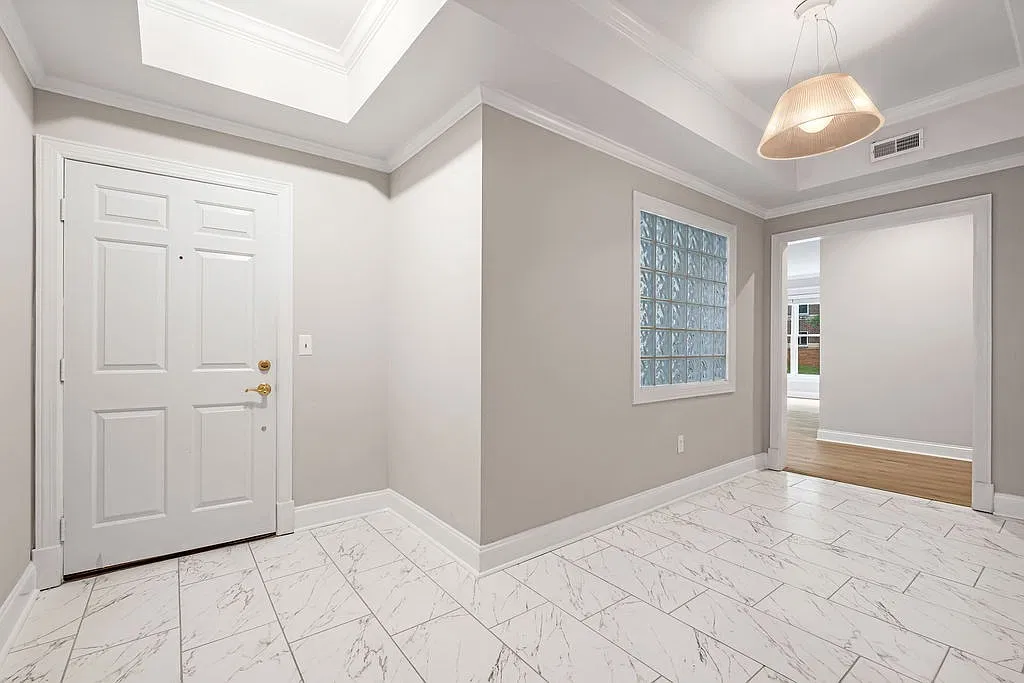 2 bed, 2.0 bath, 1187 sqft, $2,000 — Photo 3