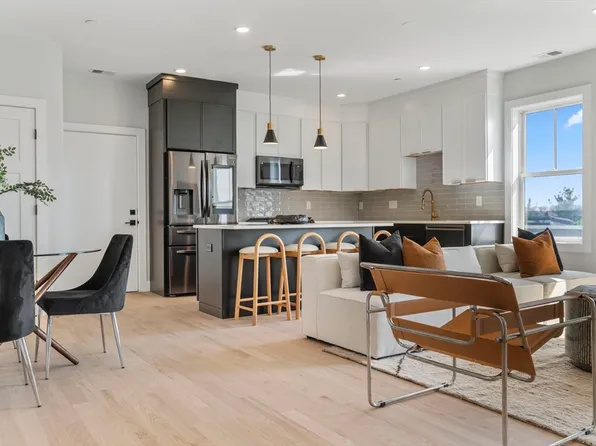 214 Havre St #9, Boston, MA 02128
