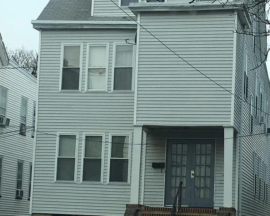 Building Photo 4