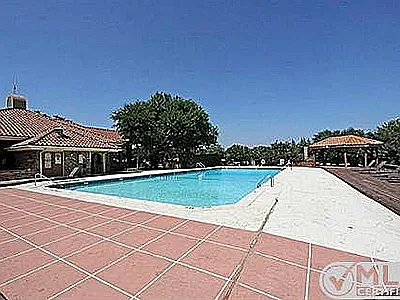 2 bed, 2.5 bath, 1430 sqft, $2,100 — Photo 2