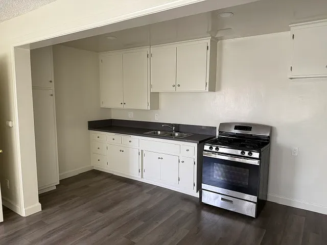 11240 Pangborn Ave #6 — Photo 7