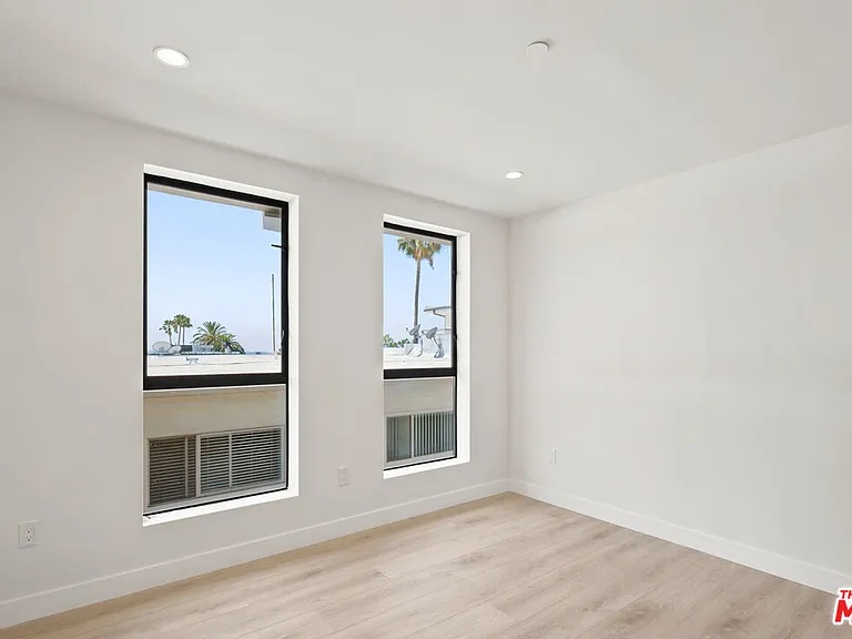 1434 N Poinsettia Pl #102 — Photo 15
