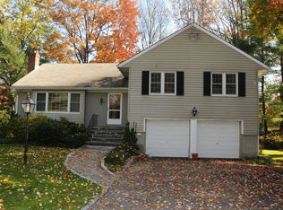 15 Carol Ln, New Rochelle, NY 10804