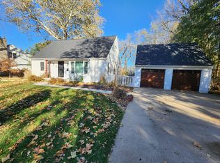137 Pauline Pl, Waterloo, IA 50701