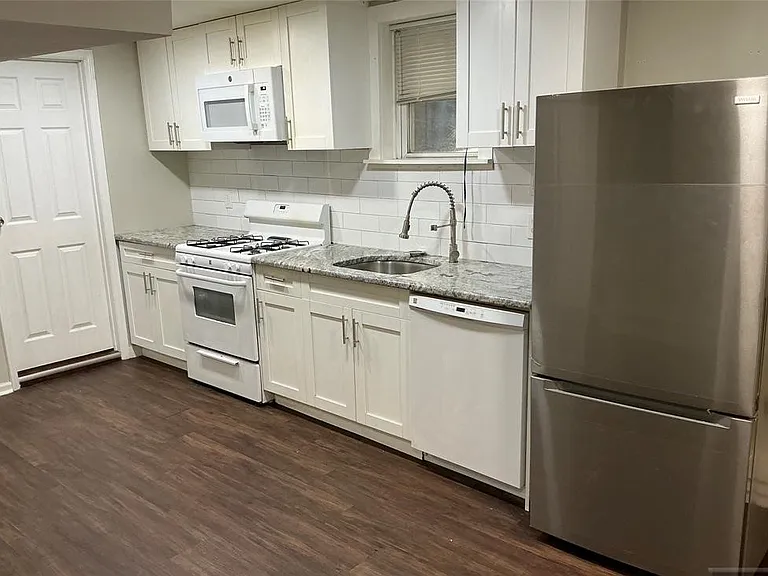 311 5th St #B — Photo 8