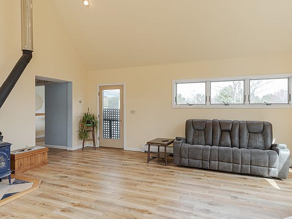 5th image of 147 Pleasant View Lane