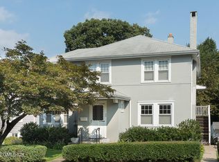64 Locust St, Greenwich, CT 06830