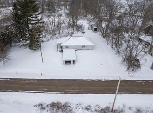 1582 Bakertown Rd, Buchanan, MI 49107