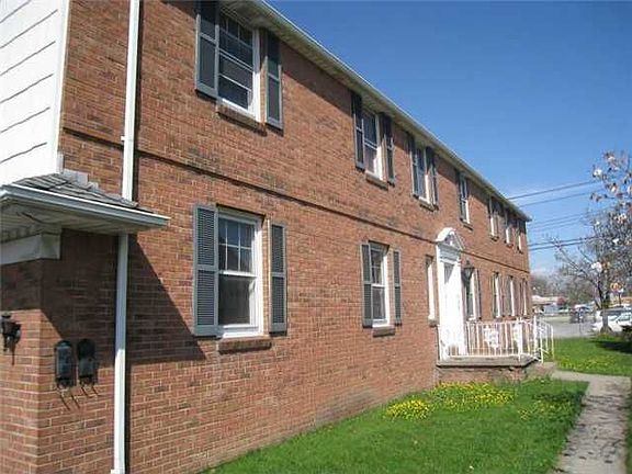 3rd image of 3028 Elmwood Ave