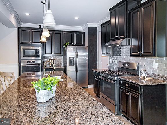 3rd image of 5328 Holley Oak Ln