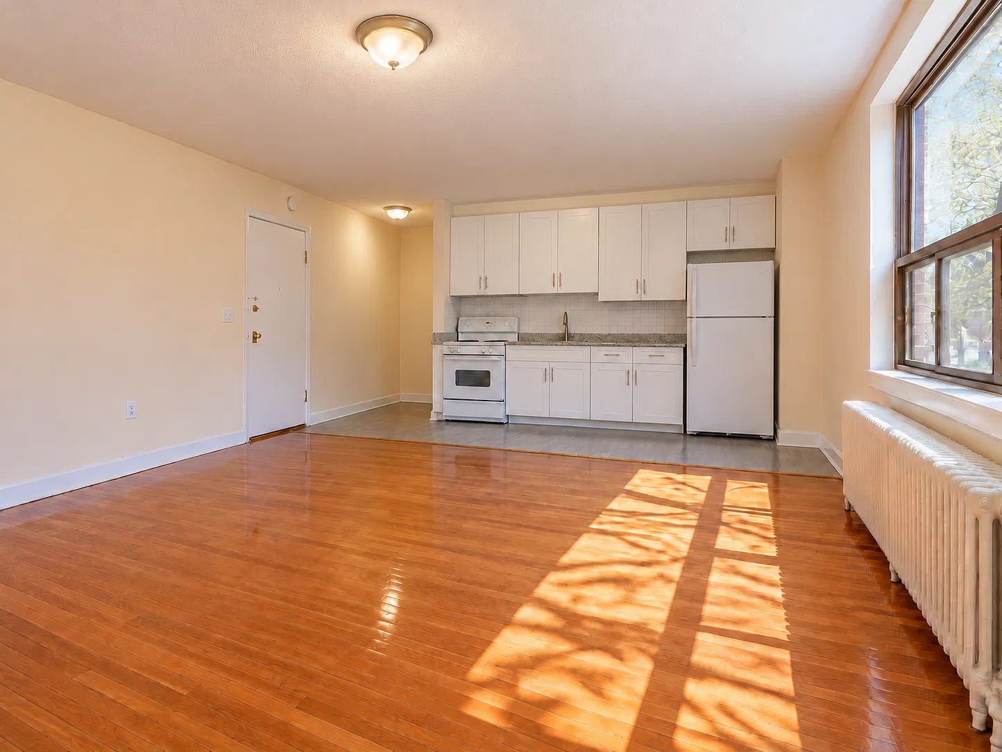 2309 Lake Shore Blvd W — Photo 3
