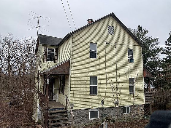 2nd image of 1647 Iselin Rd
