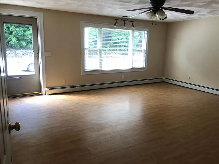 962 Plainfield St — Photo 10