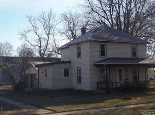 418 N Spring St, Luverne, MN 56156