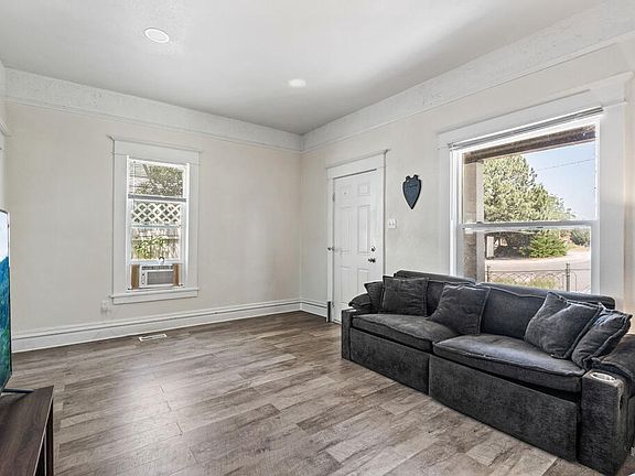 4th image of 1209 E Orman Ave